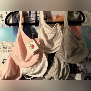 Bundle of 3 Fruit of the Loom Unlined Wire Bras 40D
(1-NWT,1-NWOT,1-gently used)